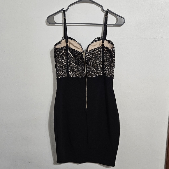 Fashion Nova Lace Bodycon dress. Size Large. - Picture 3 of 8